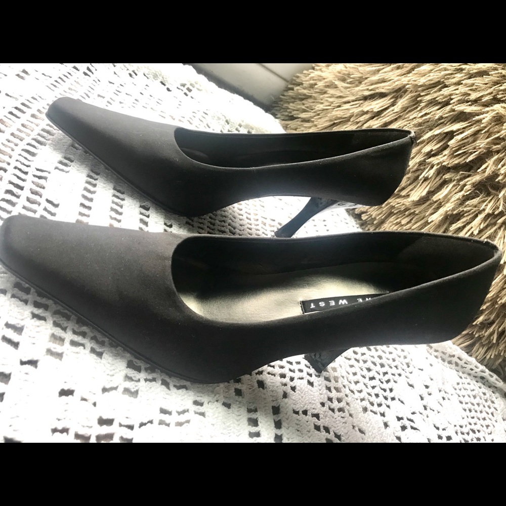 Vintage Nine West Satin Diamond Heel